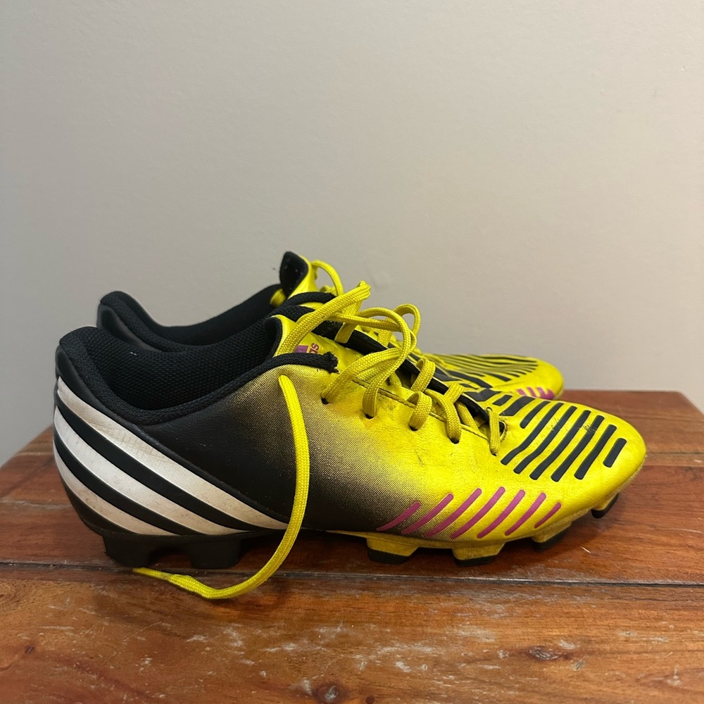 Adidas Predator Line Soccer Cleat Size 6.5 in Yellow and Black